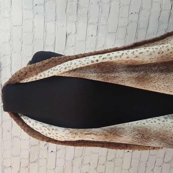 Animal Print Faux Fur Vest - Picture 10 of 10